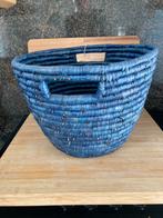 Return to sender rieten mand, Huis en Inrichting, Woonaccessoires | Schalen en Manden, Mand, Rond, Ophalen of Verzenden, Zo goed als nieuw