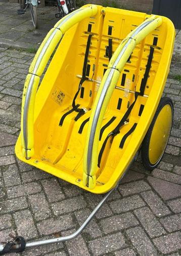 Fietskar voor 2 kinderen  beschikbaar voor biedingen