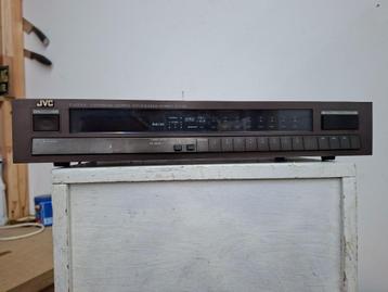 digitale tuner jvc in zeer goed werkende sta beschikbaar voor biedingen