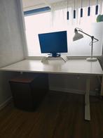 IKEA Trotten bureau 160cm x 80cm, Huis en Inrichting, Bureaus, Ophalen, In hoogte verstelbaar, Zo goed als nieuw