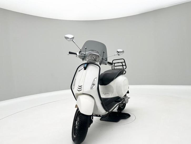 Vespa Sprint 2014 Snor, Fietsen en Brommers, Snorfietsen en Snorscooters, Gebruikt, Vespa, Benzine, Ophalen