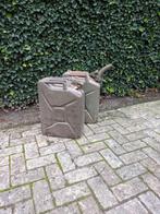 2 Metalen Jerrycans met Schenkmond, Auto diversen, Overige Auto diversen, Ophalen of Verzenden