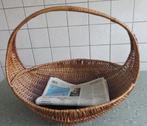 Rotan vintage lectuurmand met hengsel, Huis en Inrichting, Gebruikt, Ophalen