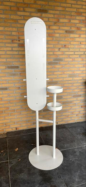 GRATIS standaard voor spiegel, kleding en accessoires