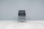 Eames EA107 meeting chair, 20x, Ophalen of Verzenden, Zwart