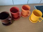 Vintage / retro Tupperware mokken / bekers met deksels, Huis en Inrichting, Ophalen of Verzenden, Bruin, Beker of Kan