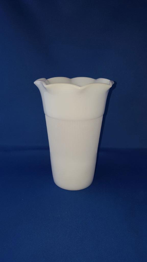 Vintage vaas van wit melkglas, Hazel Atlas, 17cm. 2A19, Huis en Inrichting, Woonaccessoires | Vazen, Gebruikt, Overige kleuren