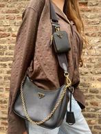Prada Tas, Sieraden, Tassen en Uiterlijk, Tassen | Damestassen, Ophalen of Verzenden, Zo goed als nieuw, Zwart, Schoudertasje