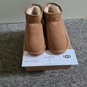 UGG Ultra Mini | NIEUW | GRATIS Verzending beschikbaar voor biedingen