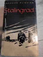 Stalingrad - Theodor Plievier, Ophalen of Verzenden, Zo goed als nieuw