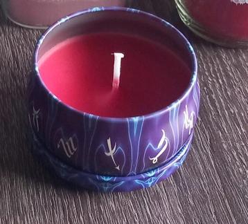 Zelfgemaakte met kaars geur beschikbaar voor biedingen