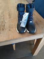 Snowboots NIEUWE mt 34, Kinderen en Baby's, Kinderkleding | Schoenen en Sokken, Ophalen, Zo goed als nieuw, Laarzen