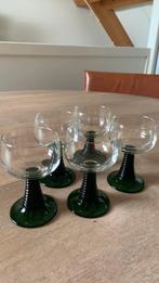 Wijnglazen seventies met groen pootje, Verzamelen, Glas en Borrelglaasjes, Ophalen of Verzenden, Zo goed als nieuw, Overige typen