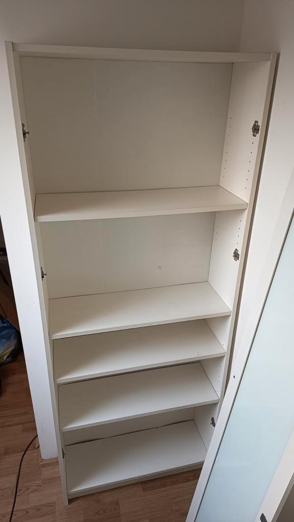 IKEA Billy boekenkast wit met deuren, Huis en Inrichting, Kasten | Boekenkasten, Gebruikt, 50 tot 100 cm, 200 cm of meer, 25 tot 50 cm