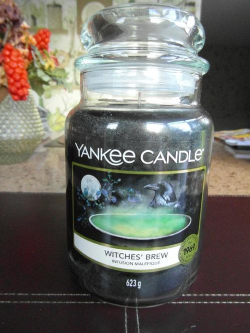 YANKEE CANDLE geurkaars "WITCHES BREW" Large Jar, Huis en Inrichting, Woonaccessoires | Kandelaars en Kaarsen, Nieuw, Kaars, Minder dan 25 cm