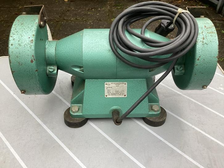 Werkbankslijpmachine - Degelijk en klaar voor gebruik!, Doe-het-zelf en Verbouw, Gereedschap | Slijpmachines, Zo goed als nieuw