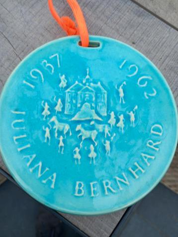 Vintage Juliana Bernhard Herdenkingsmunt 1937-1962 beschikbaar voor biedingen