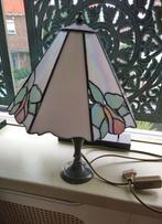 Tiffany tafellamp parelmoer met rozenprint, Huis en Inrichting, Lampen | Tafellampen, Minder dan 50 cm, Ophalen of Verzenden, Zo goed als nieuw