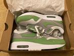 Nike Air Max 1 Patta Chlorophyll (EU 42), Kleding | Heren, Schoenen, Overige kleuren, Nike, Nieuw, Ophalen of Verzenden