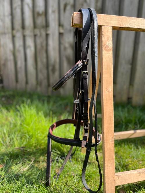 Zwart Courbette leren hoofdstel, bruin onderlegd full, Dieren en Toebehoren, Paarden en Pony's | Hoofdstellen en Tuigage, Zo goed als nieuw