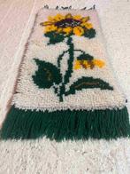 Retro handgeknoopt smyrna wandkleed zonnebloem 60/31, Huis en Inrichting, Ophalen of Verzenden, DJT, DJT@dejuistetoon.eu, Etten-Leur