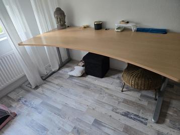 Bureau (kantoor bureau)