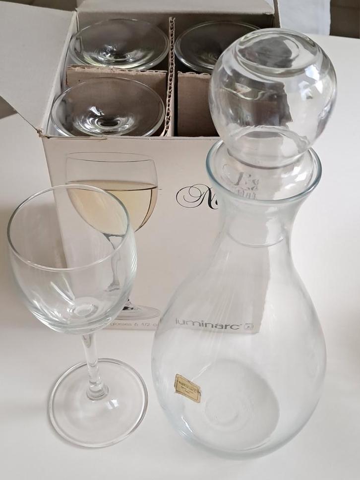Luminarc Franse wijnglazen met bijpassende Luminarc karaf, Verzamelen, Glas en Borrelglaasjes, Nieuw, Overige typen, Ophalen of Verzenden