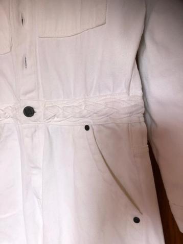 Jumpsuit witte jeans beschikbaar voor biedingen