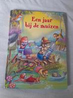 Een jaar bij de muizen. Leuke verhaaltjes, Ophalen of Verzenden, Zo goed als nieuw