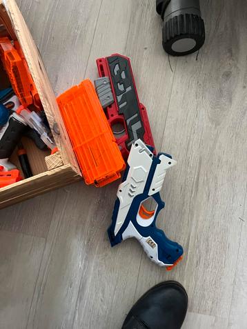 Nerf Pistolen - 2x MAD Pistool zonder spinner beschikbaar voor biedingen