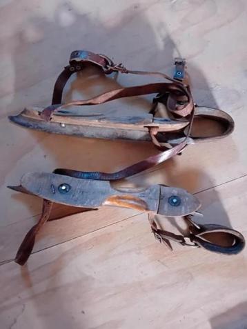 vintage retro oude schaatsen botjes beschikbaar voor biedingen