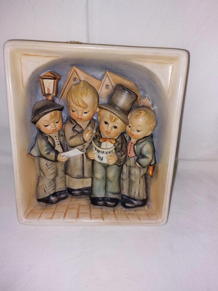 Hummel goebel kader beeld met zingers om op te hangen, Antiek en Kunst, Antiek | Porselein, Ophalen
