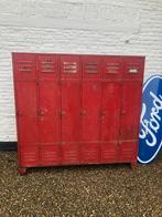 Stoere authentieke franse lockerkast geklonken metalen kast, Ophalen, Gebruikt