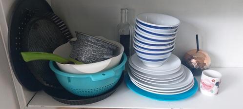 Gratis: overtollig servies / keukenbenodigdheden, Huis en Inrichting, Keuken | Servies, Gebruikt, Bord(en), Overige stijlen, Ophalen