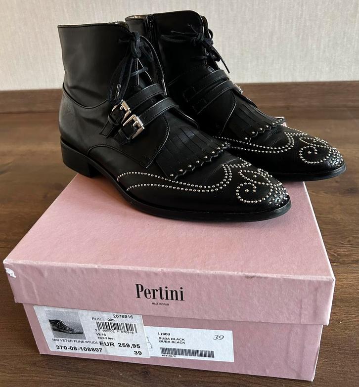 Pertini zwarte boots maat 39 l luxe leer met studs, Kleding | Dames, Schoenen, Zo goed als nieuw, Lage of Enkellaarzen, Zwart