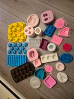 Pakket 26 siliconen mallen - gietmallen - kaarsen - epoxy, Ophalen of Verzenden, Gebruikt, Materiaal