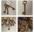 Oude franse sleutels / antieke sleutelbos /brocante sleutel, Ophalen of Verzenden