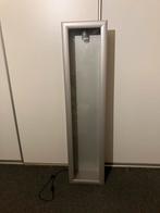 Gratis Vitrinekast met Verlichting - Wandmodel, Huis en Inrichting, Kasten | Vitrinekasten, Ophalen, Minder dan 50 cm, Gebruikt