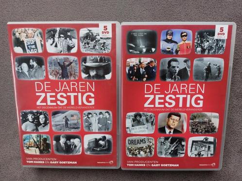 De Jaren Zestig 2 DVD boxsets 10 DVD's in nieuwstaat, Cd's en Dvd's, Dvd's | Documentaire en Educatief, Zo goed als nieuw, Politiek of Geschiedenis