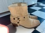 Compania maria boots suede 38, Kleding | Dames, Schoenen, Beige, Lage of Enkellaarzen, Ophalen of Verzenden, Zo goed als nieuw