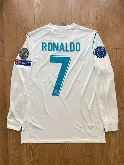 FC Real Madrid Retro Voetbalshirt 17/18 #Ronaldo (M), Verzamelen, Sportartikelen en Voetbal, Zo goed als nieuw, Shirt, Buitenlandse clubs