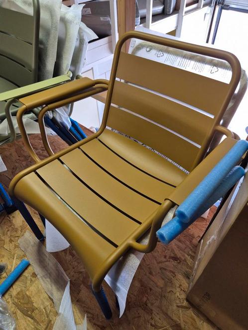 nieuwe fermob lounge stoelen met armleunin vele kleuren p/st, Tuin en Terras, Tuinstoelen, Ophalen