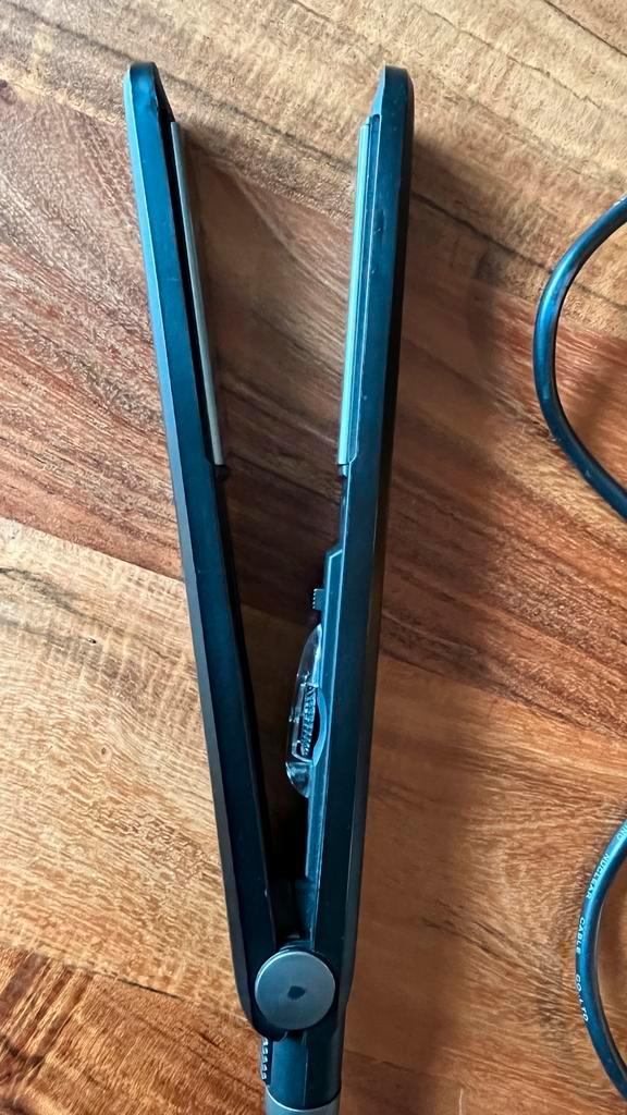 Kruidvat Stijltang - Meedraaiend Snoer, Diverse Temperaturen, Witgoed en Apparatuur, Persoonlijke-verzorgingsapparatuur, Gebruikt