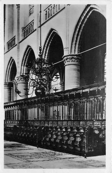 (377-628-007) Dordrecht Koorbanken Grote Kerk beschikbaar voor biedingen