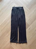 Zwarte broek pantalon - elastiek - rechte pijpen - YAS, mt S, Kleding | Dames, Broeken en Pantalons, Lang, Ophalen of Verzenden