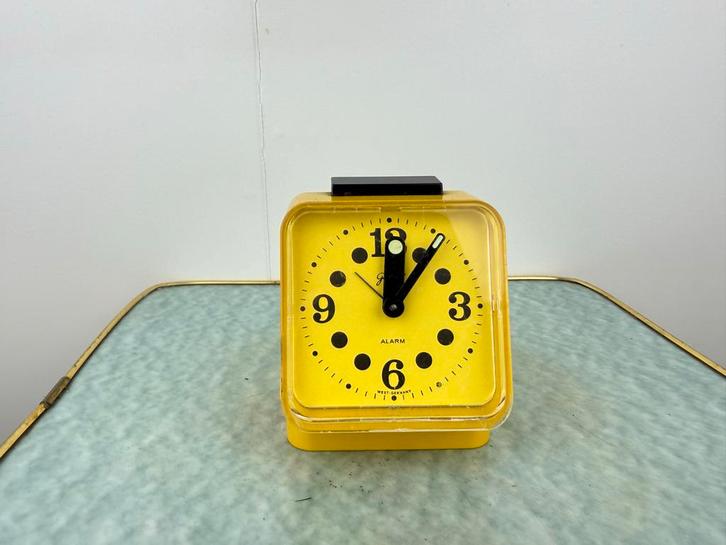 Gele Vintage Retro Wekker, Antiek en Kunst, Antiek | Klokken, Ophalen of Verzenden