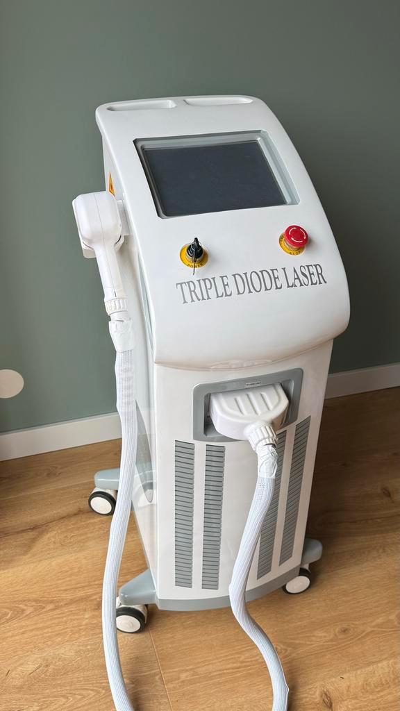 Triple Wave Diode Laser Ontharing Machine, Witgoed en Apparatuur, Persoonlijke-verzorgingsapparatuur, Zo goed als nieuw, Scheren en Epileren