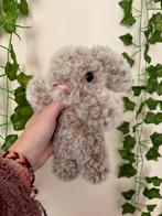 Gehaakte fluffy konijn knuffel, Verzenden, Zo goed als nieuw, Konijn