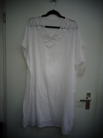Nieuwe witte jurk met korte mouw, New Collection, maat 46 beschikbaar voor biedingen