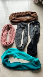 3 mooie sjaals, 2 petten en hoofdband, Ophalen of Verzenden, Zo goed als nieuw, Maat 46/48 (XL) of groter, Sjaal